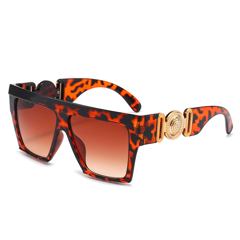 Übergroße geometrische Blocksonnenbrille