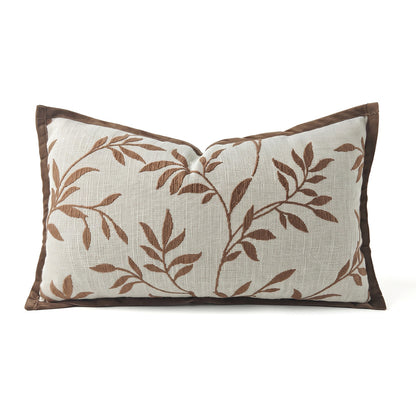 Dekoratives Kissen mit floralem Motiv