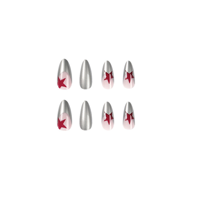 Kunstvolle Stiletto-Nägel mit Silber- und Sternenmotiven Brehn