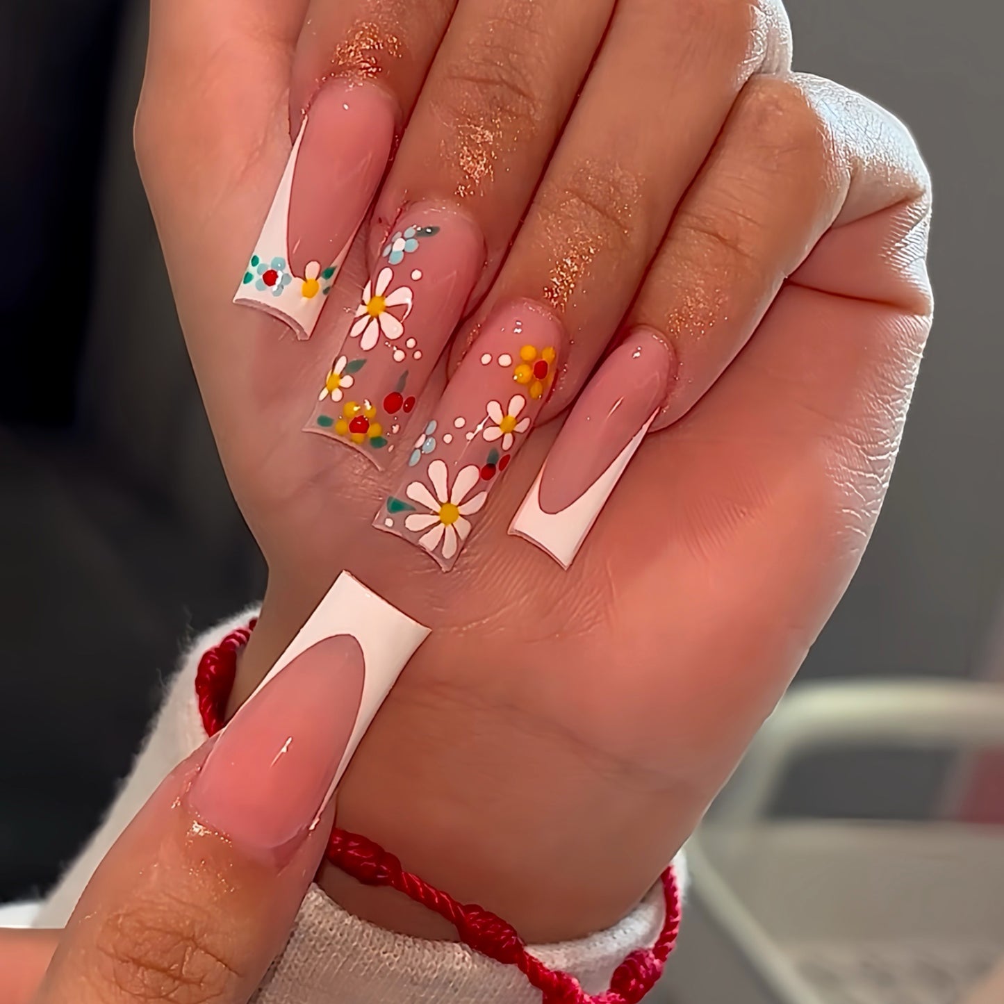 Blumenmuster Press-On Nagelkunst Brehn