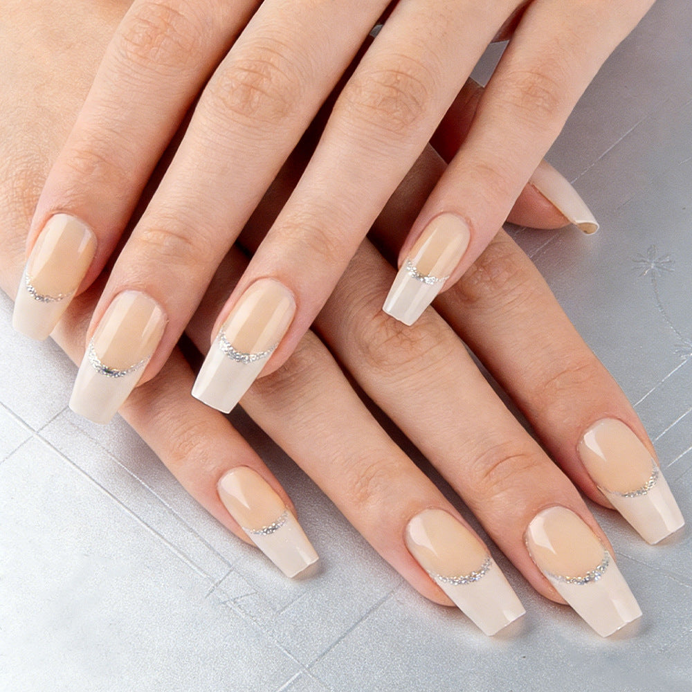 Elegantes Press-On-Nagel-Set mit Strassakzenten Brehn