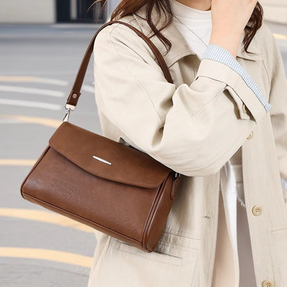 ELEGANTE STRUKTURIERTE SCHULTERTASCHE