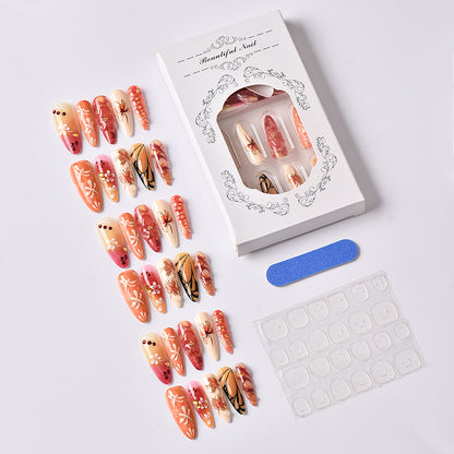 Künstlerisches Nagelkunst-Design-Set mit herbstlichen Blättern