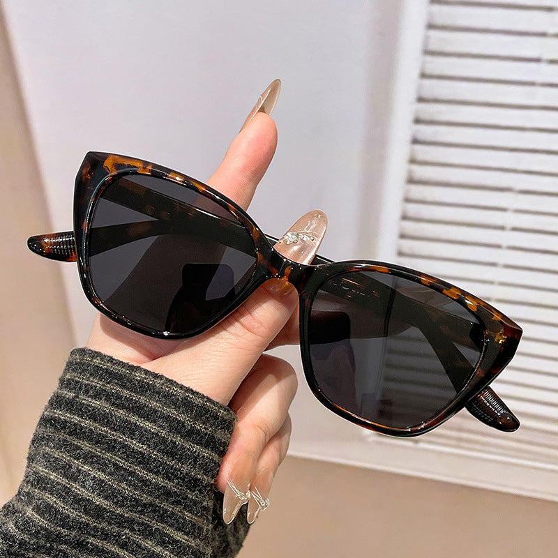 Damen stylische Cat-Eye Sonnenbrille mit UV-Schutz und komfortablem Gestell Brehn