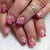 Künstlerische Press-On Nagelkunst mit Herzdesign Brehn