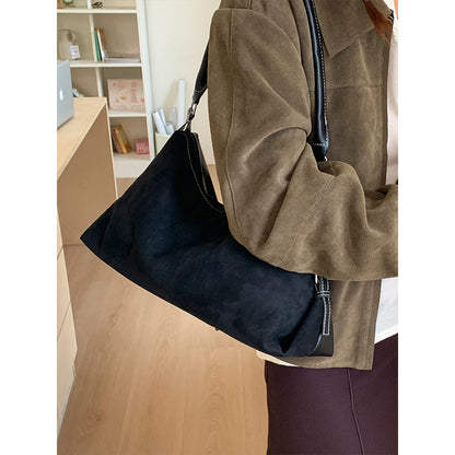 Elegante Wildleder Hobo-Handtasche