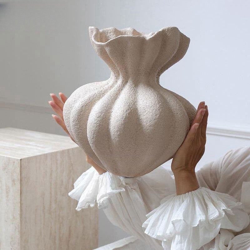 Strukturierte geometrische Porzellanvase