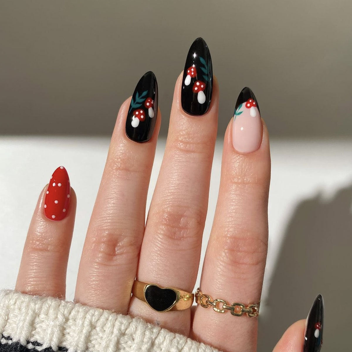 Artistic Nail Design Brehn