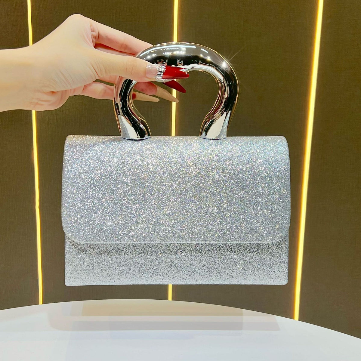 Glitzernde Abendhandtasche