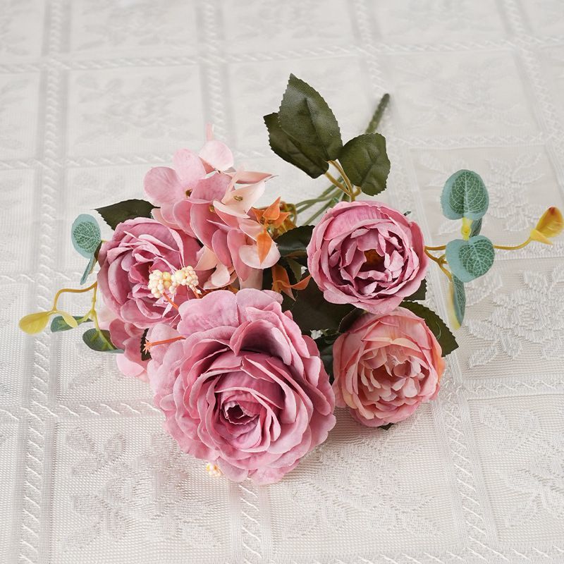 Lush Realistische Blumenstrauß Arrangement
