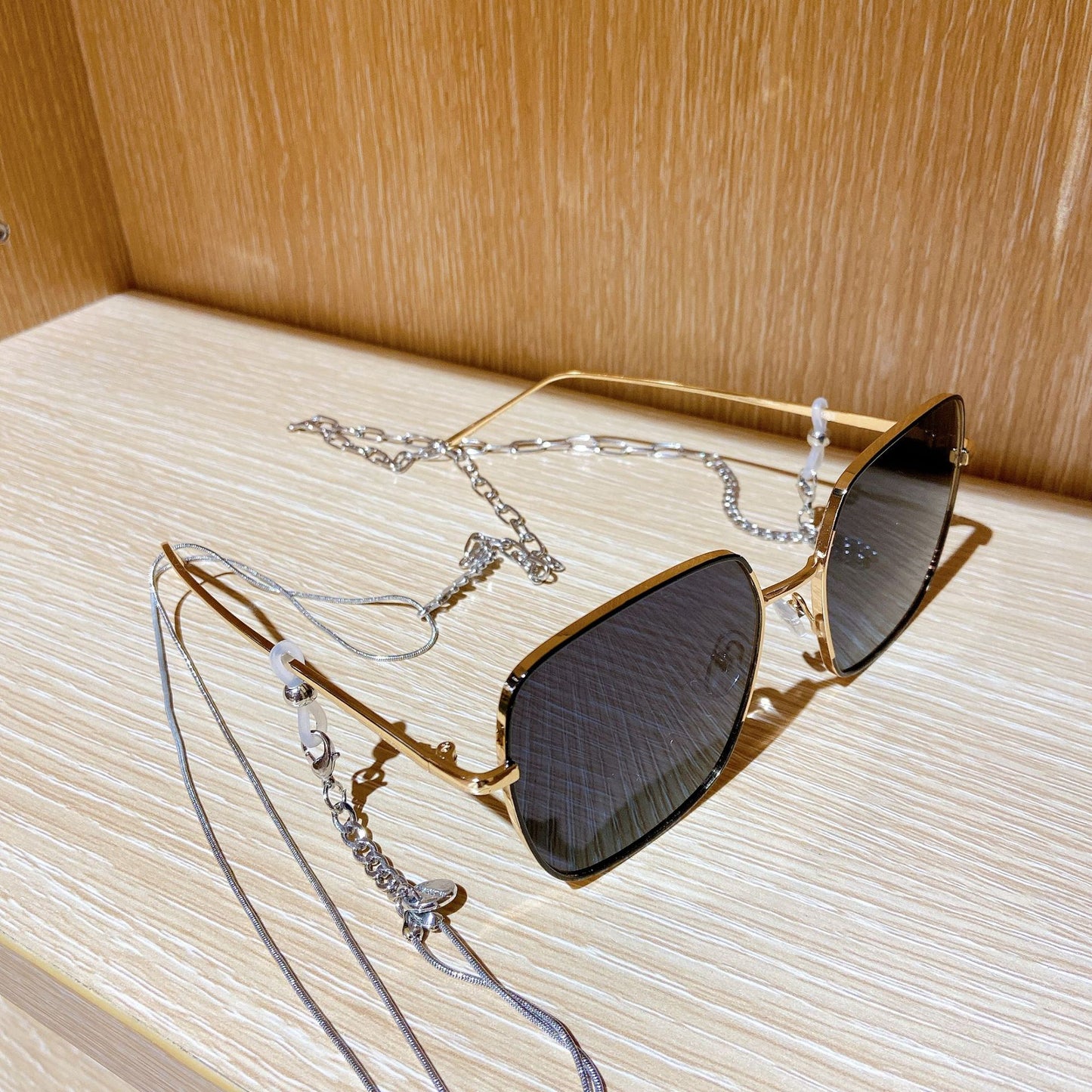 Modische Sonnenbrille mit Luxuriösem Kettenband Brehn