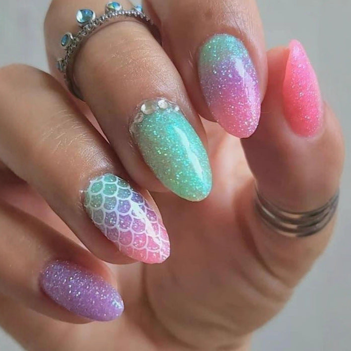Kunstnägel mit Floralen 3D-Applikationen Brehn