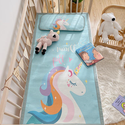 Gepolsterte Baby-Krippenauflage mit Gute‑Nacht-Print, rutschfester Unterseite und abwischbarem Bezug