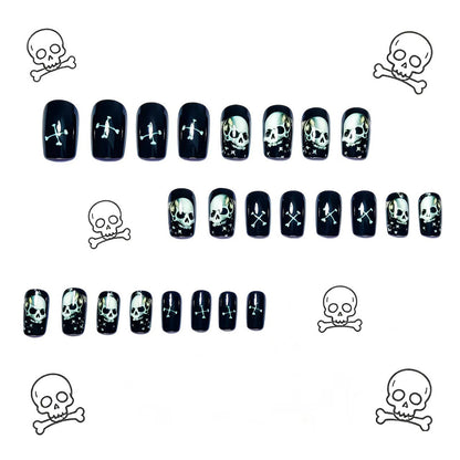 Gothic Skull Nagelkunst Brehn