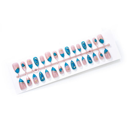Dekorative Press-On Nail Art Set mit bunten Designs Brehn
