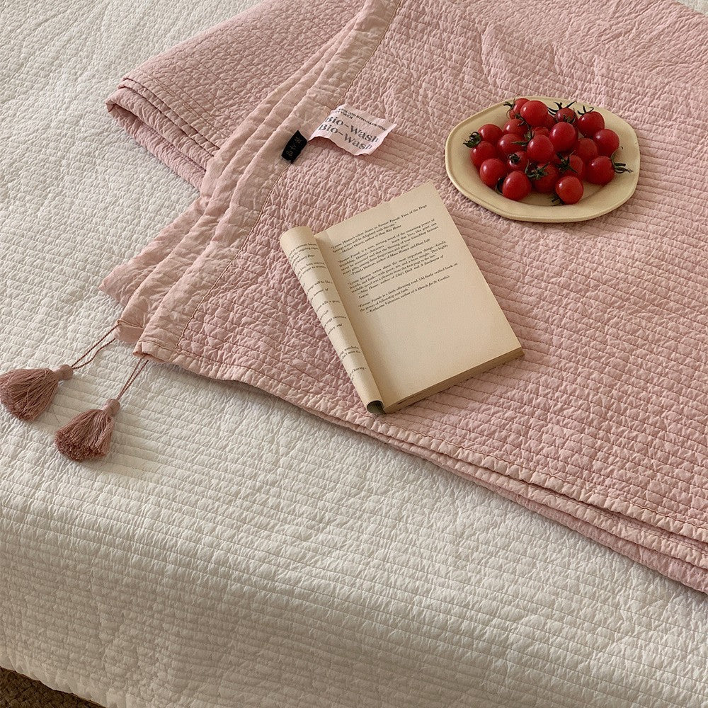 Leichte Steppdecke mit Quasten und Baumwoll-Quiltstruktur