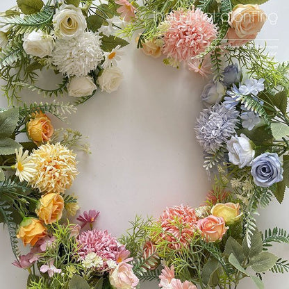 Dekorativer Blumenkranz