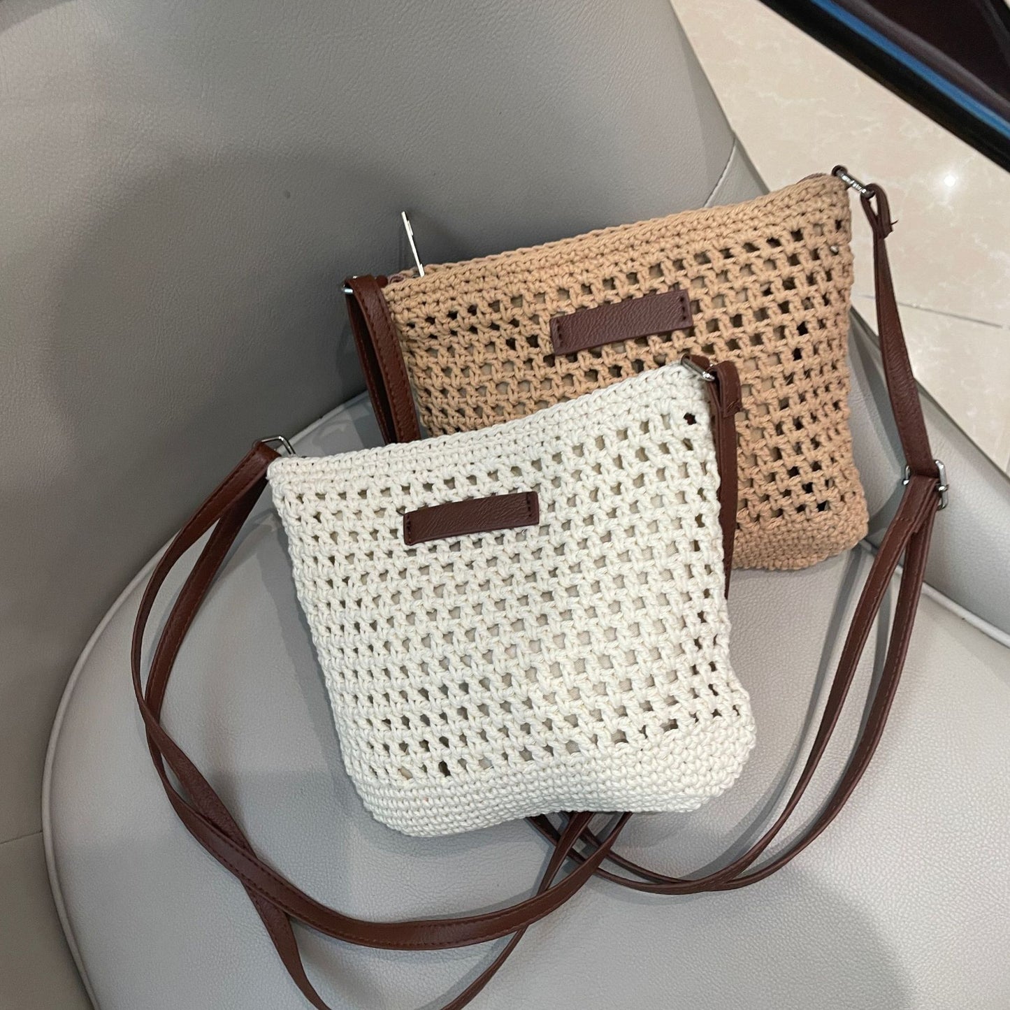 Handgeknüpfte Schultertasche mit Lederakzent Brehn