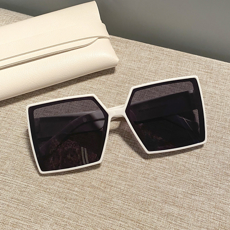 Damen quadratische Sonnenbrille mit robustem Rahmen und stylischem Design Brehn