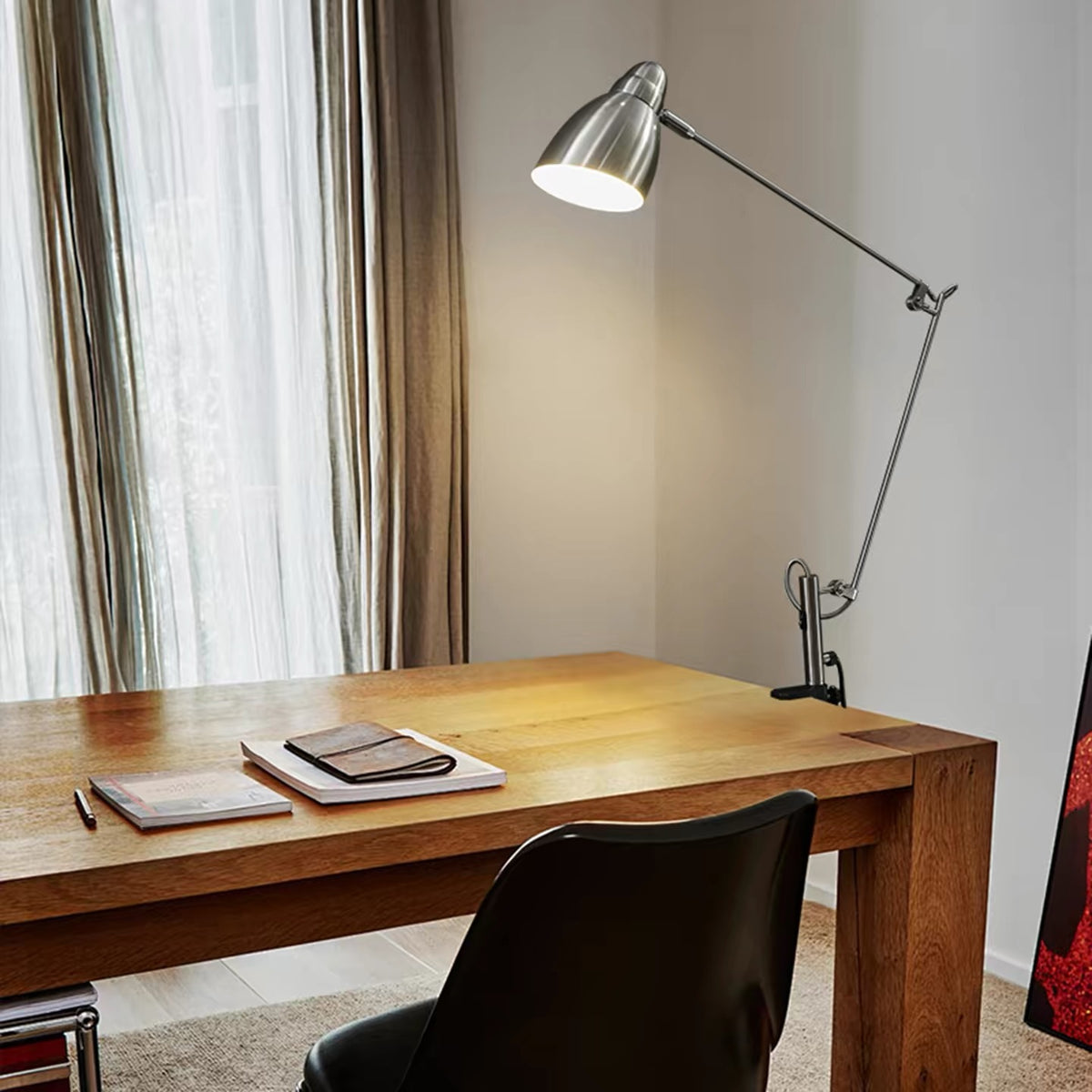 Verstellbare Schreibtischlampe