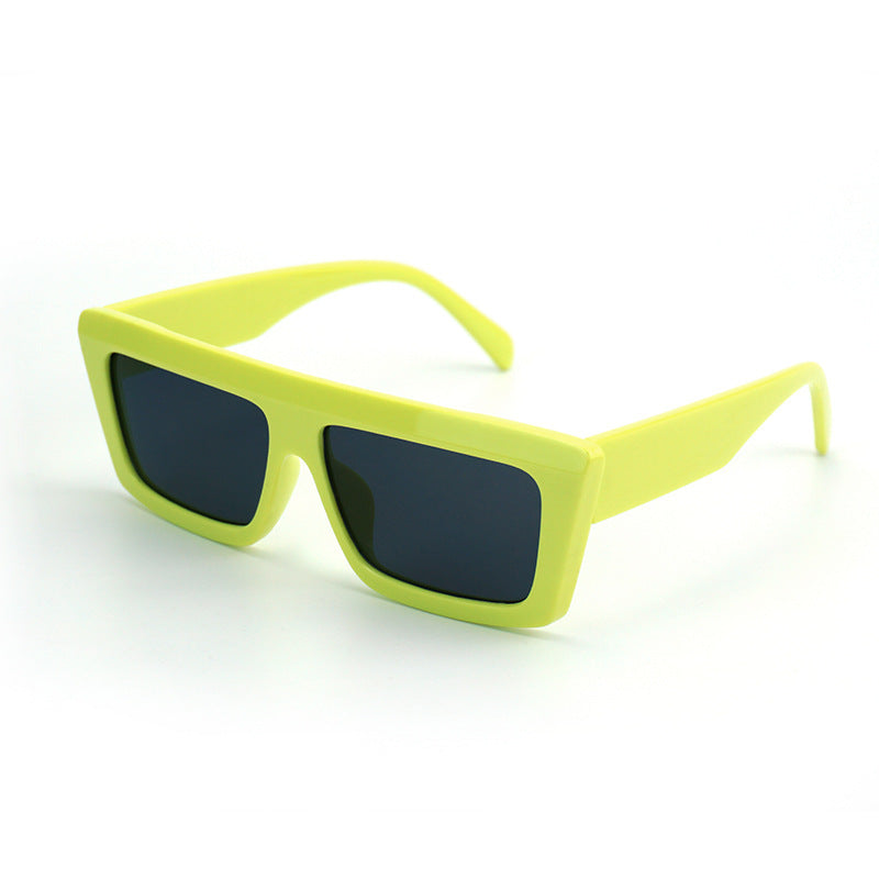 Damen Oversized Sonnenbrille mit modernem und kantigem Design Brehn