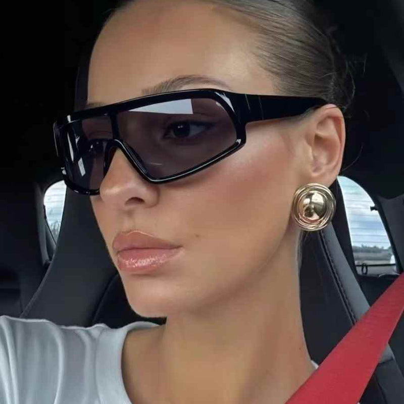 Damen sportliche Schutzbrille im modernem Design mit ergonomischem Rahmen Brehn