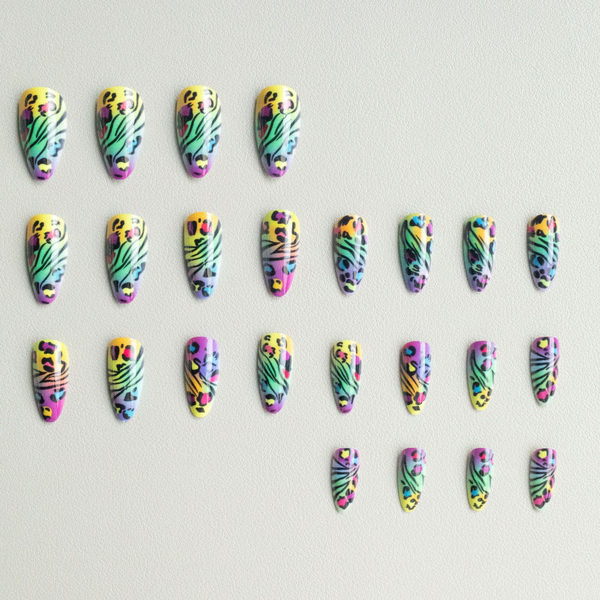 Wildtier Druck Nagelkunst
