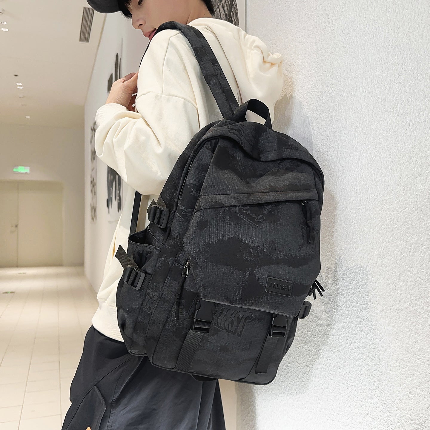 Multifunktionaler Rucksack mit Strapazierfähigem Design und Praktischem Stauraum Brehn