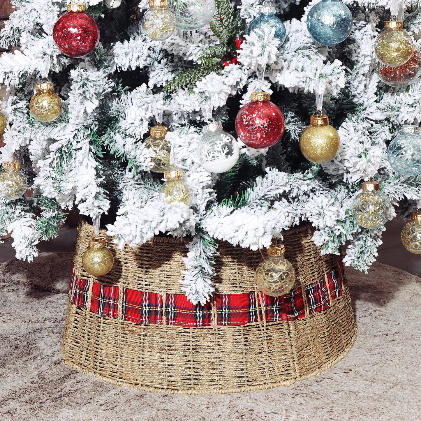 Dekorativer Weihnachtsbaumständer Aus Geflecht Brehn
