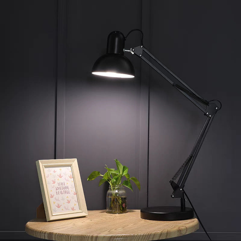 Verstellbare Schreibtischlampe