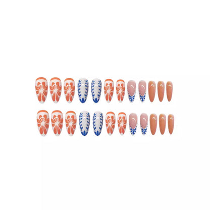 Künstlerisches Floral Press-On Nageldesign Brehn