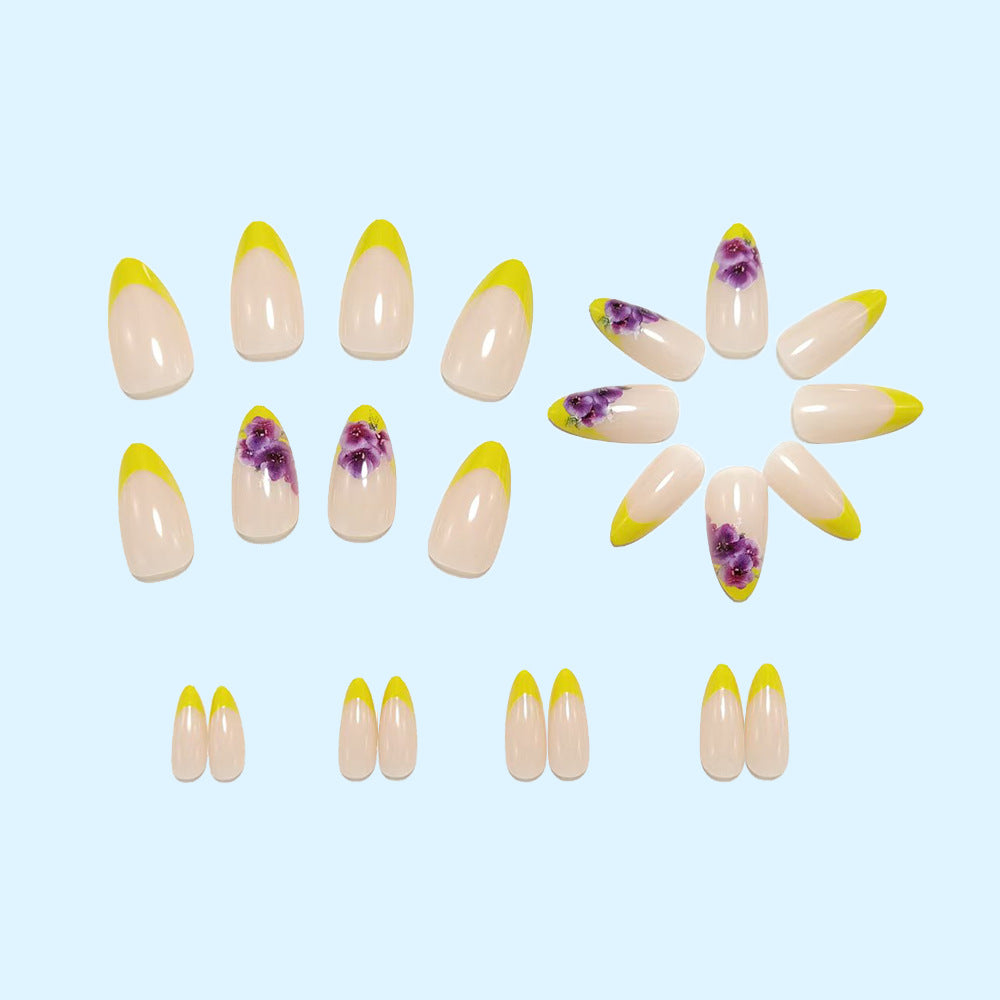 Kunstnägel mit farbenfrohem Blüten-Design Brehn
