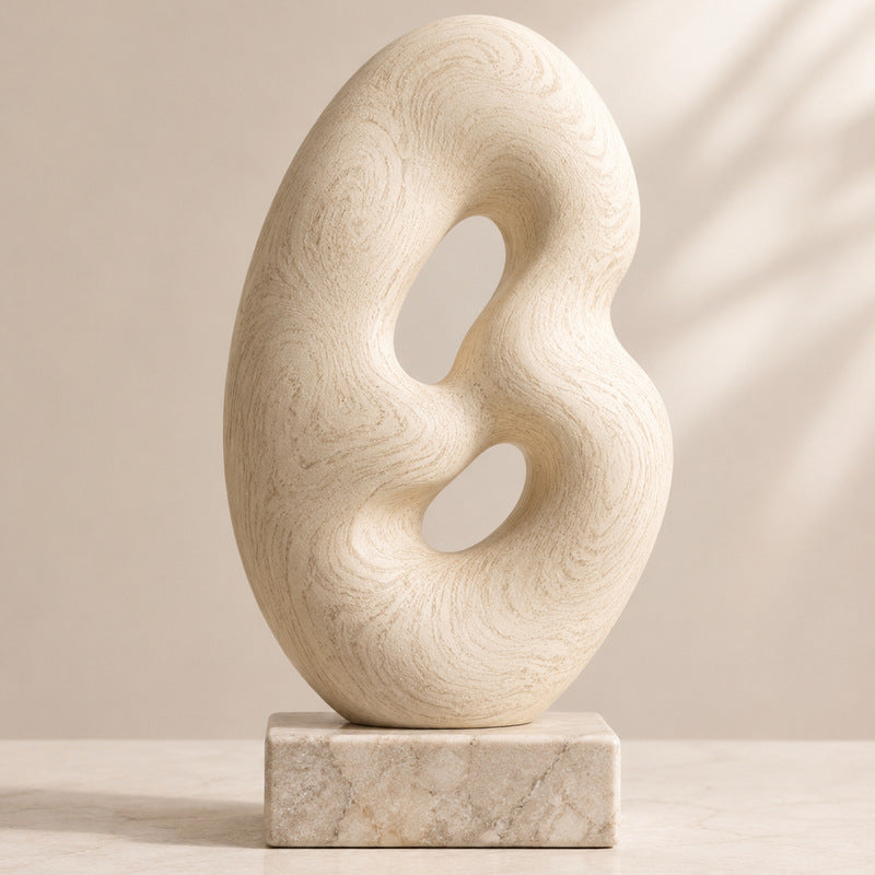 Abstrakte dekorative Steinskulptur