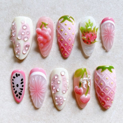 Künstliche Nagelspitzen mit fruchtigem Design und 3D-Elementen Brehn