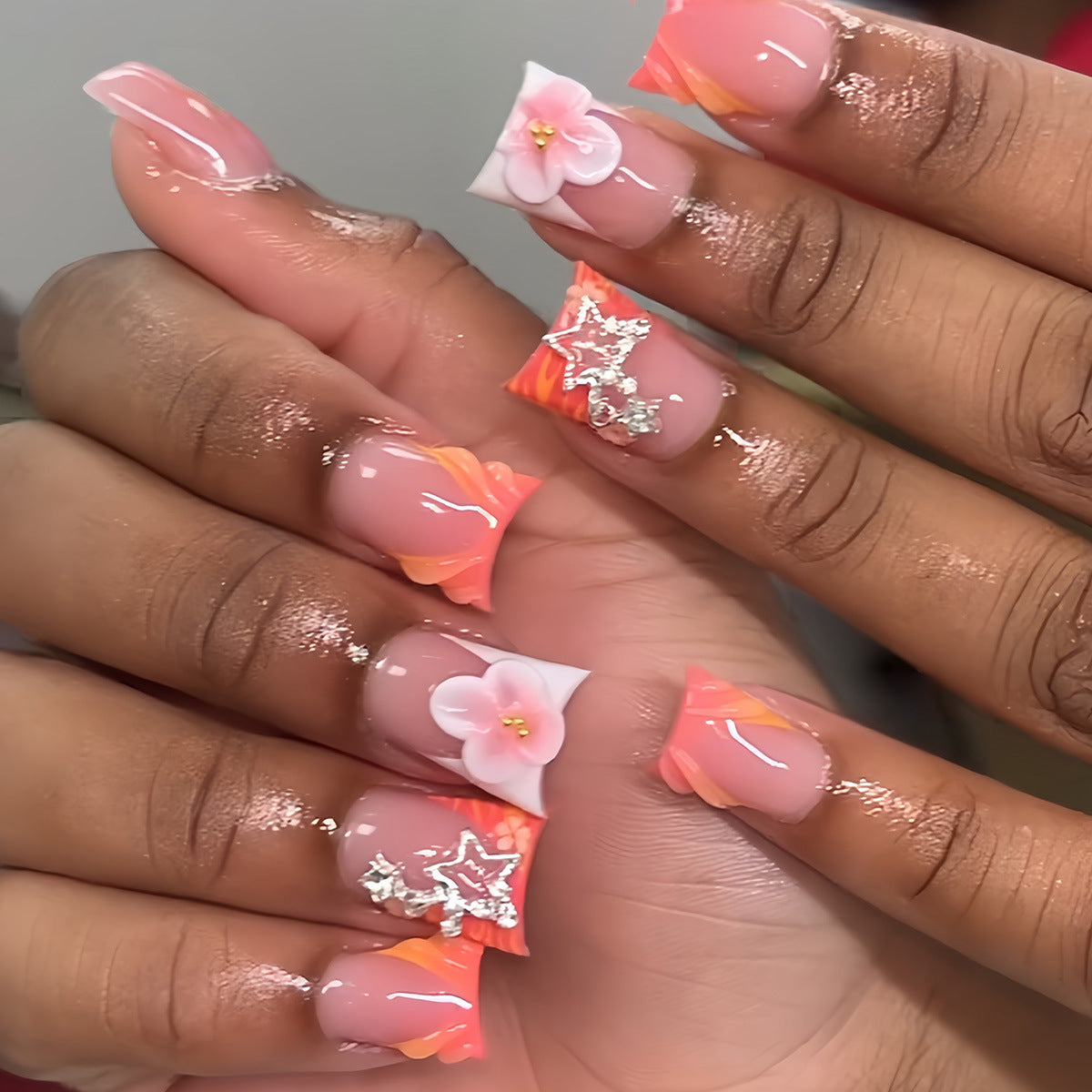 Floral Accent Press-On Nail Set Brehn