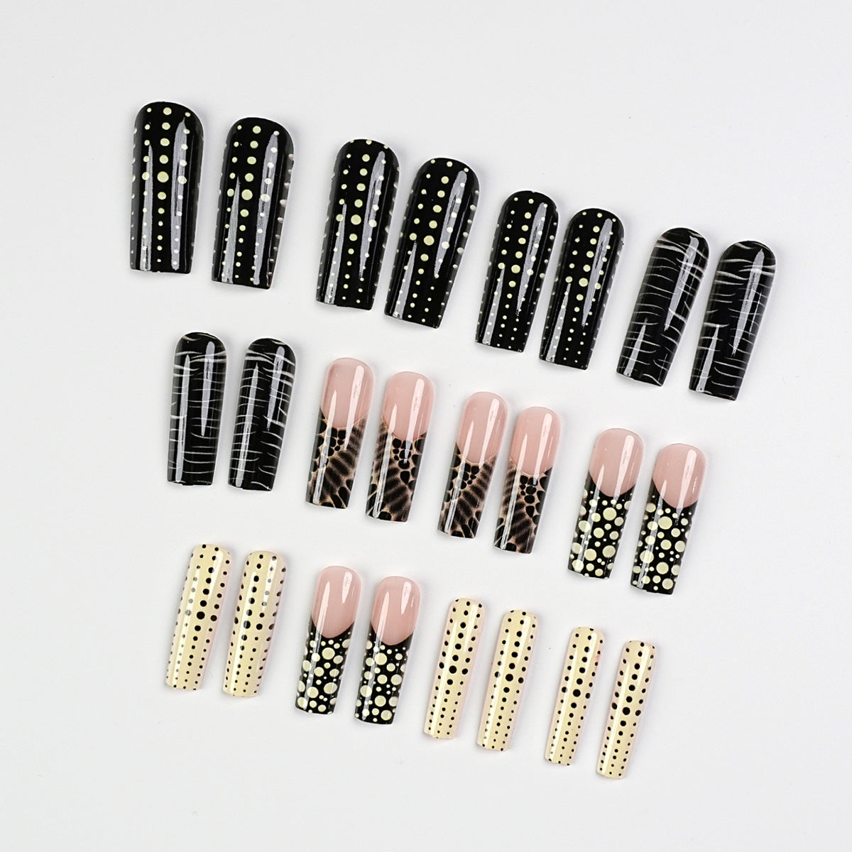 Elegantes Press-On Nagelkunst-Kit