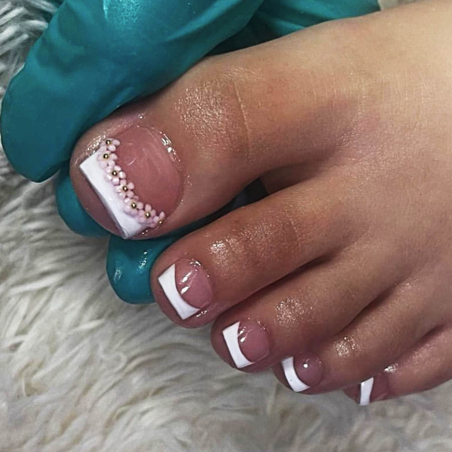 Fußnagelkunstset mit elegantem French Design und Glamourösen Strassakzenten Brehn