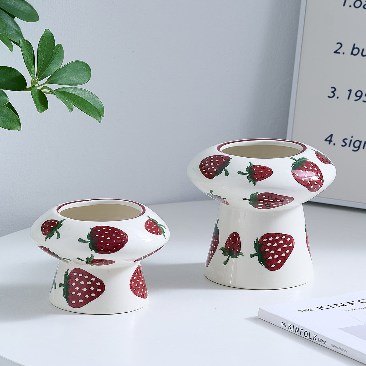 Keramikvase mit Erdbeermuster Brehn