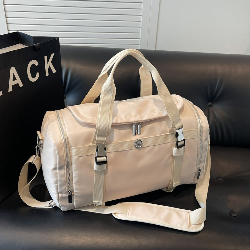 Sportliche Reisetasche Mit Verstellbarem Schultergurt Und Mehreren Fächern Brehn
