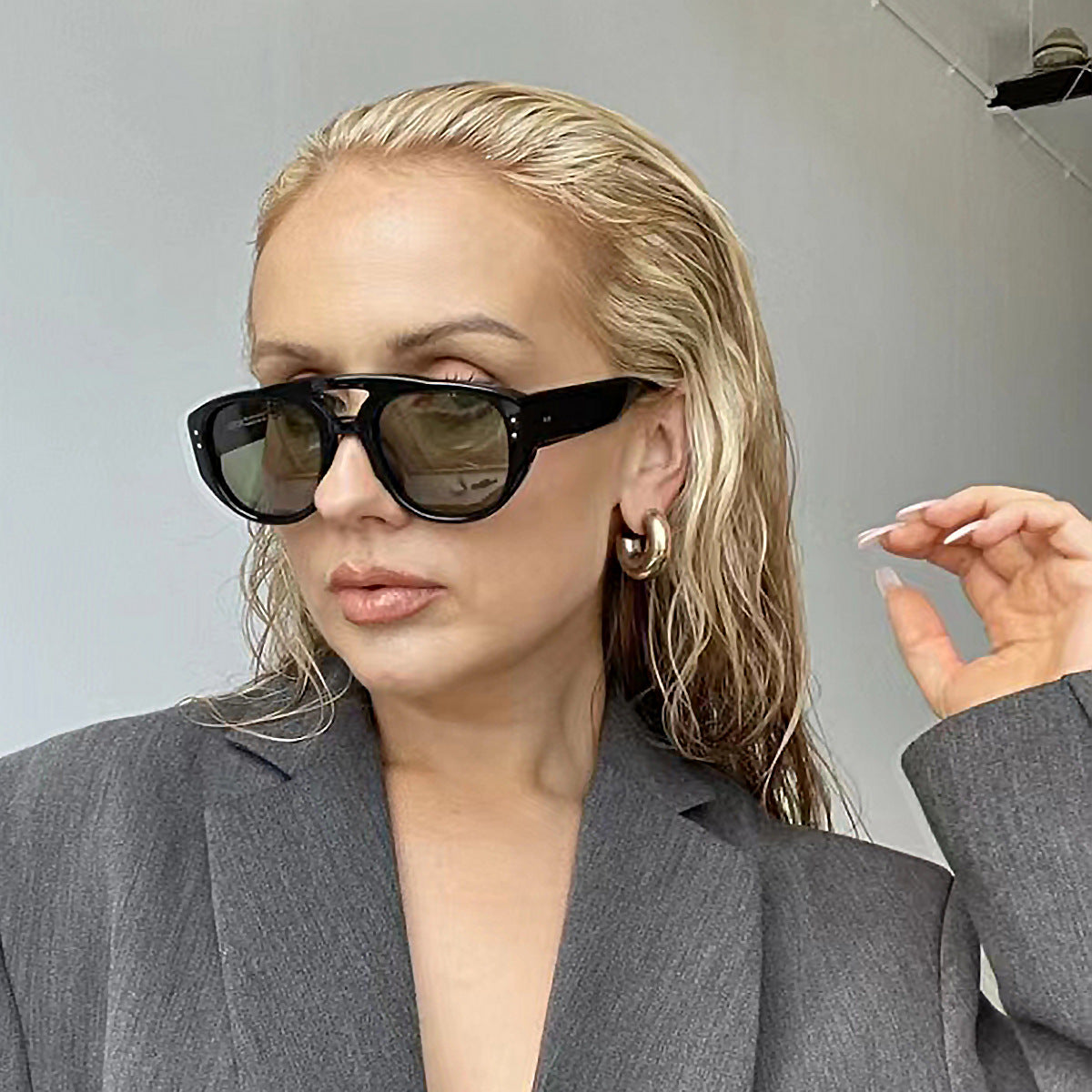 Damen oversized Sonnenbrille mit modernem, strukturiertem Rahmen Brehn