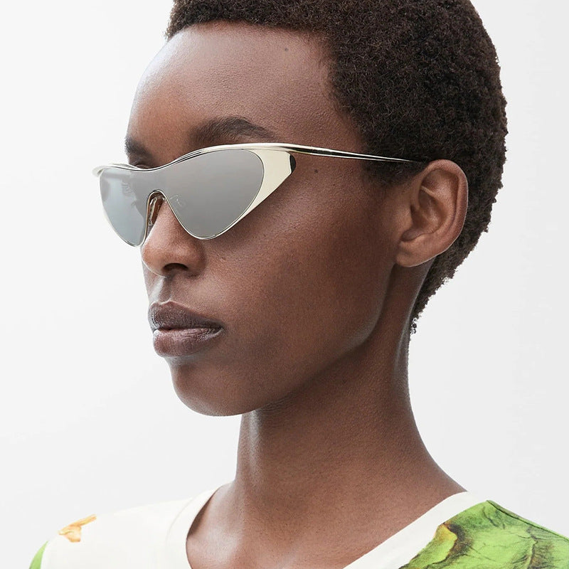 Damen extravagant geformte Sonnenbrille mit schützendem UV-Filter Brehn