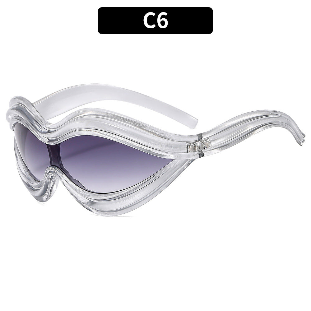 Modebewusste retro-inspirierte Wellen-Sonnenbrille