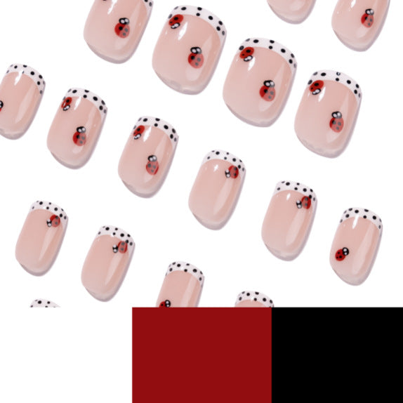 Kunstvolle Nagelkunst mit Marienkäfer-Motiven Brehn