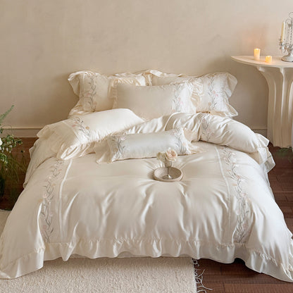 Besticktes Satin-Effect Floral Bettbezug Set mit Rüschenspiess und Kissenbezügen