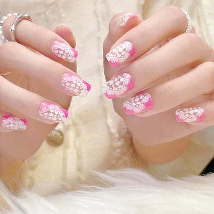 Dekorativer Herz Press-On Nagelset