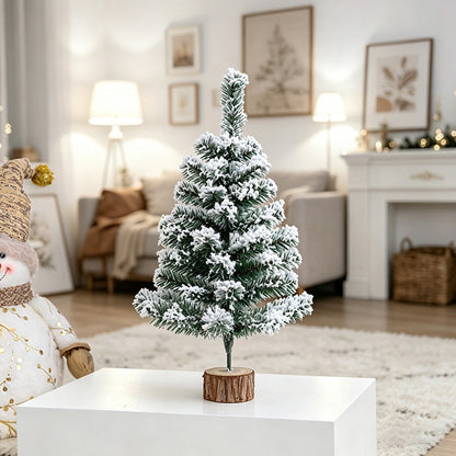 Künstlicher verschneiter Weihnachtsbaum
