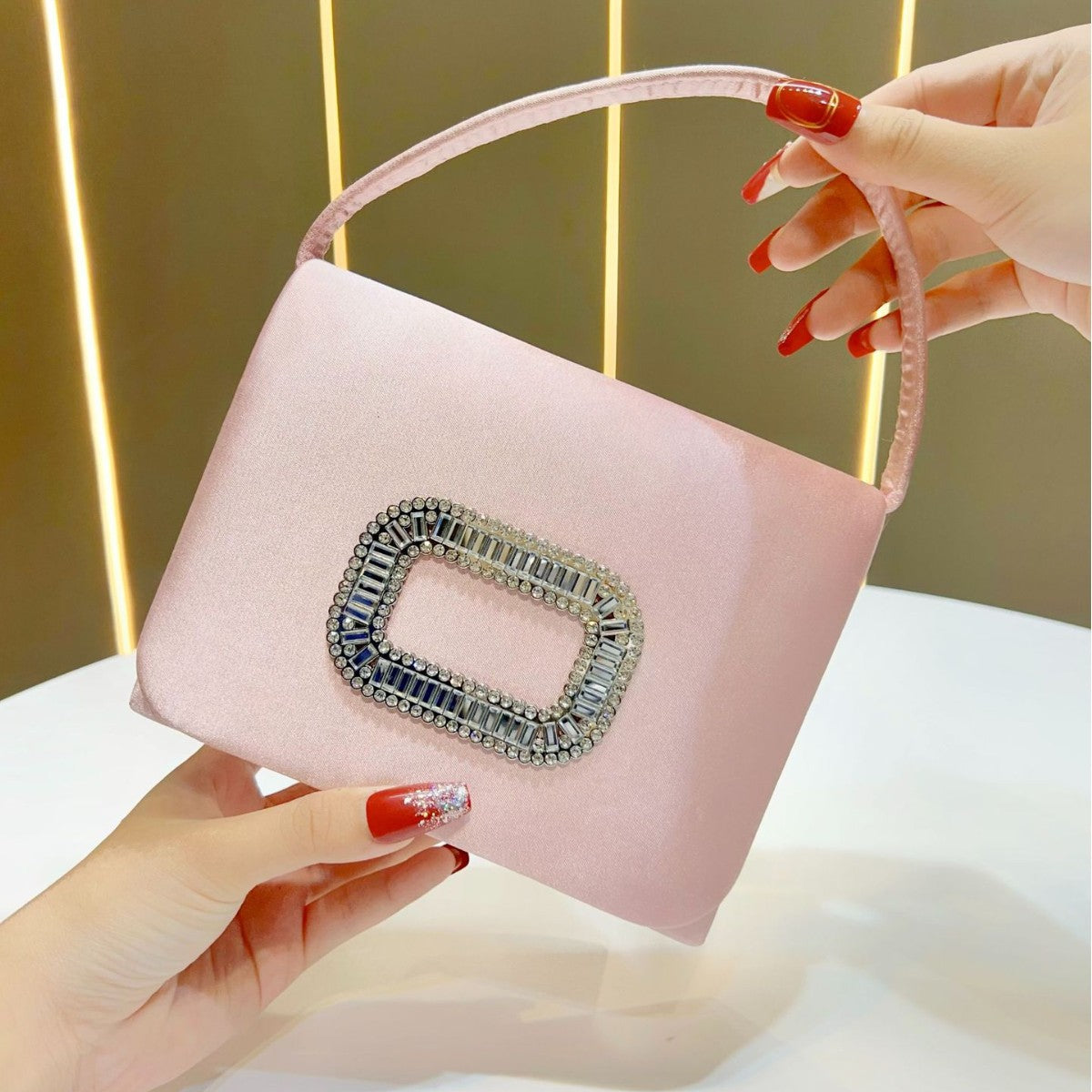 Stilvolle Satin Abendtasche