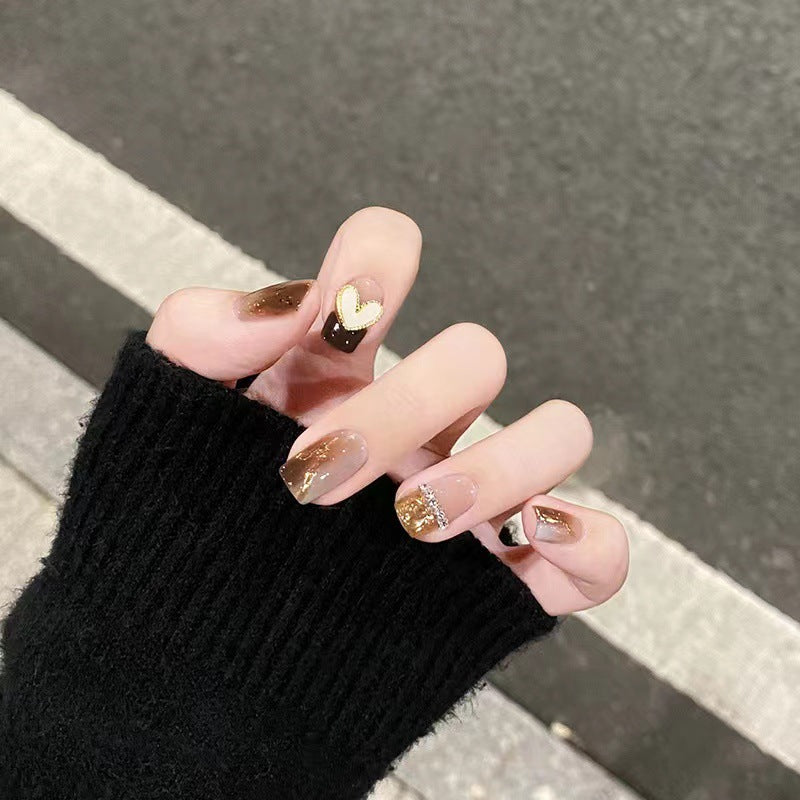 Exquisite Glitzer-Nagelkunst Brehn