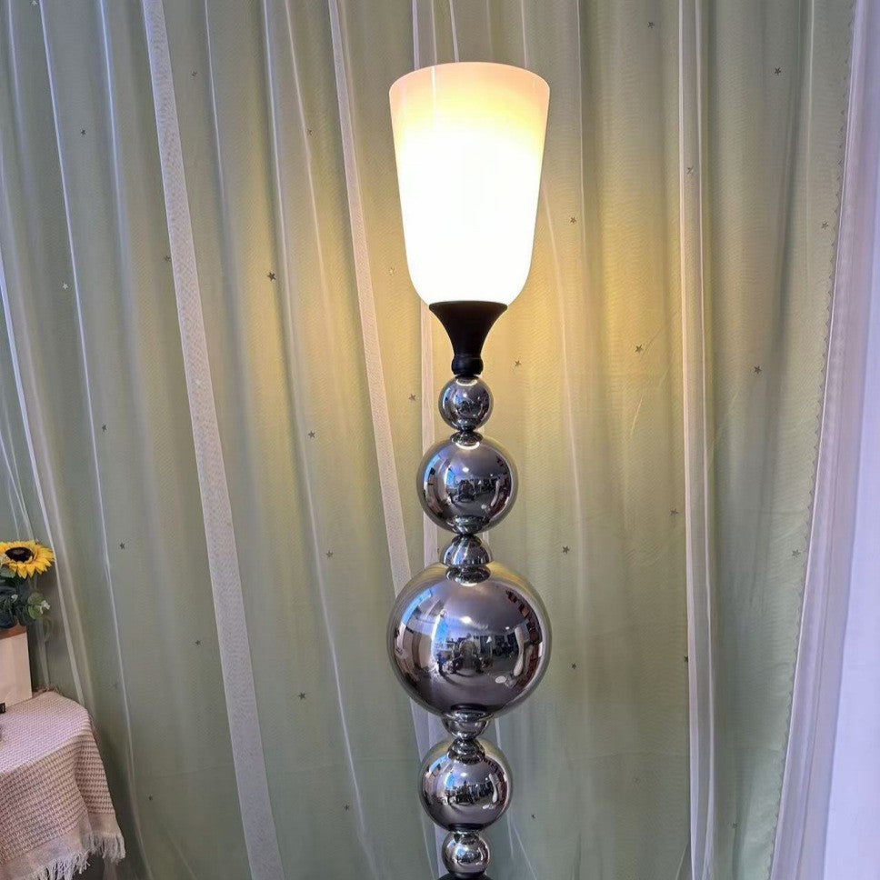 Künstlerische Stehlampe