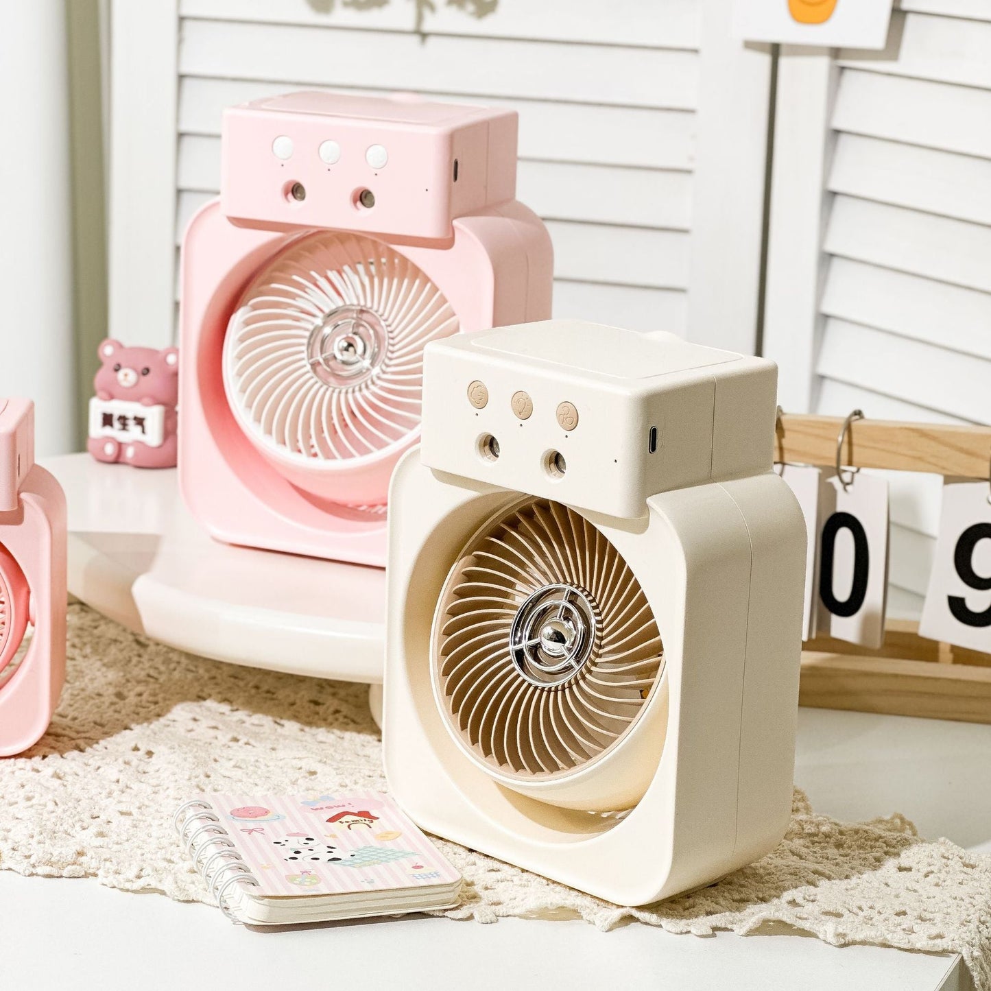Frauen Tragbarer Mini Tischventilator mit USB-Anschluss Brehn